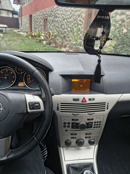 Opel Astra H 1.9 CDTI