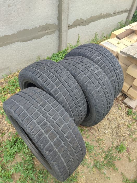 Продам резину всесезонка 255/55R18