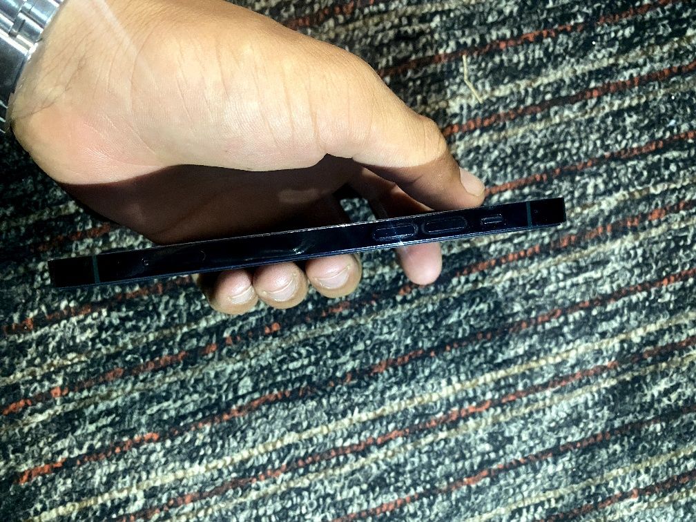Iphone 12 pro xolati udar