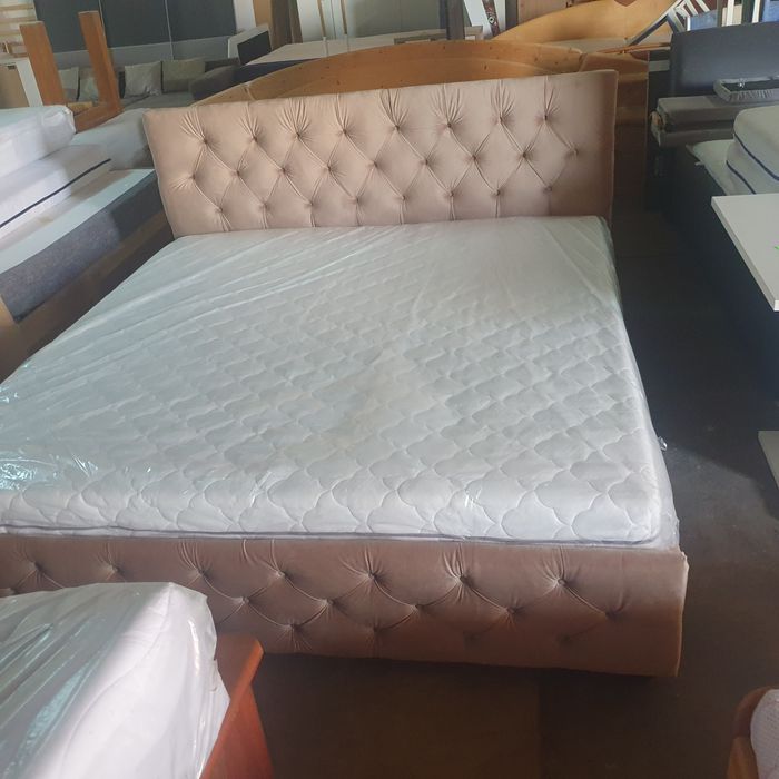 Pat dormitor tapițat 1.80m/2m+saltea întreagă