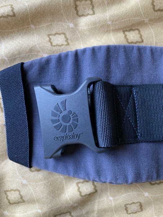 Marsupiu ergobaby