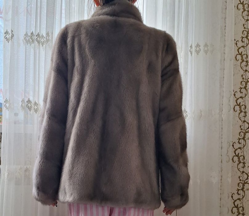 Натуралка шуба сатылады срочно!