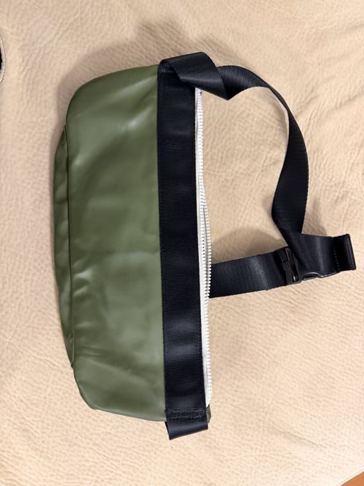 Чантичка Tommy jeans