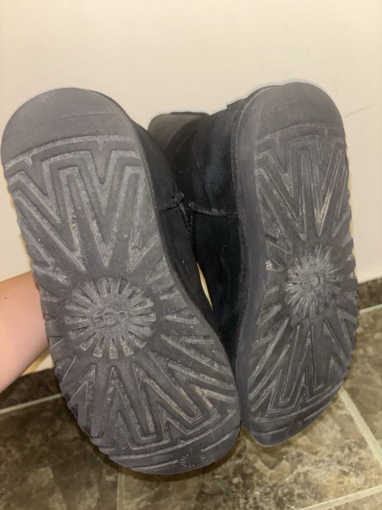 Черни блестящи ботуши UGG 38