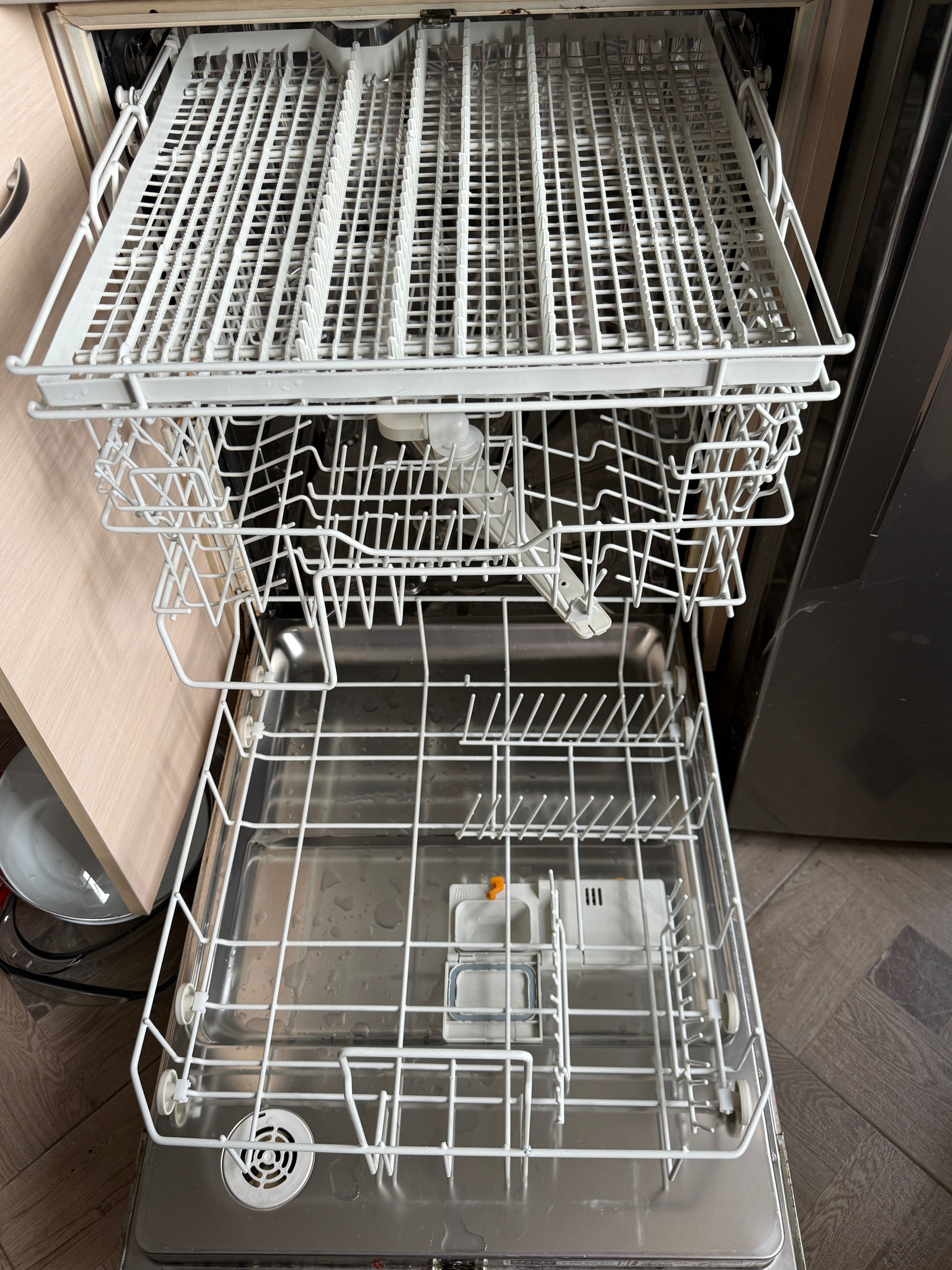 Miele съдомиялна за вграждане