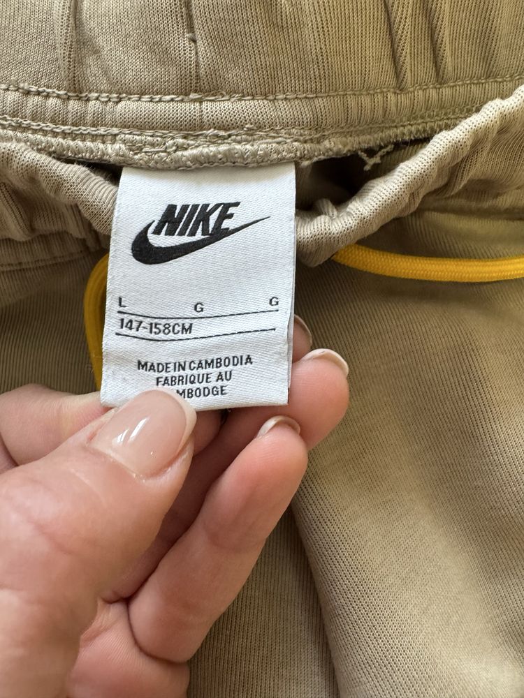 Nike tech 137/158