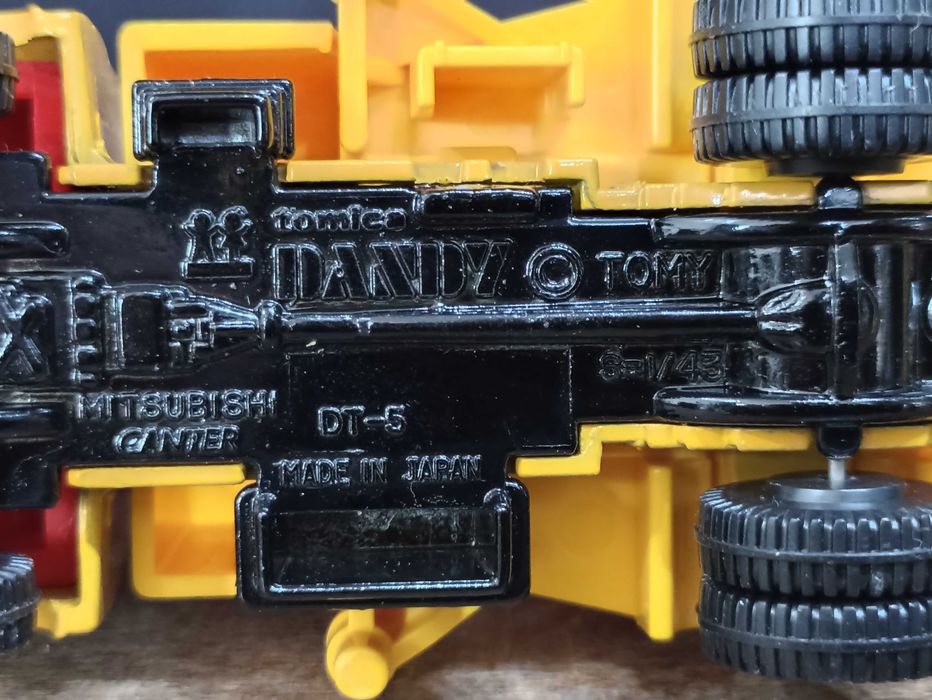 Macheta Tomica Dandy 1:43, Mitsubishi Canter