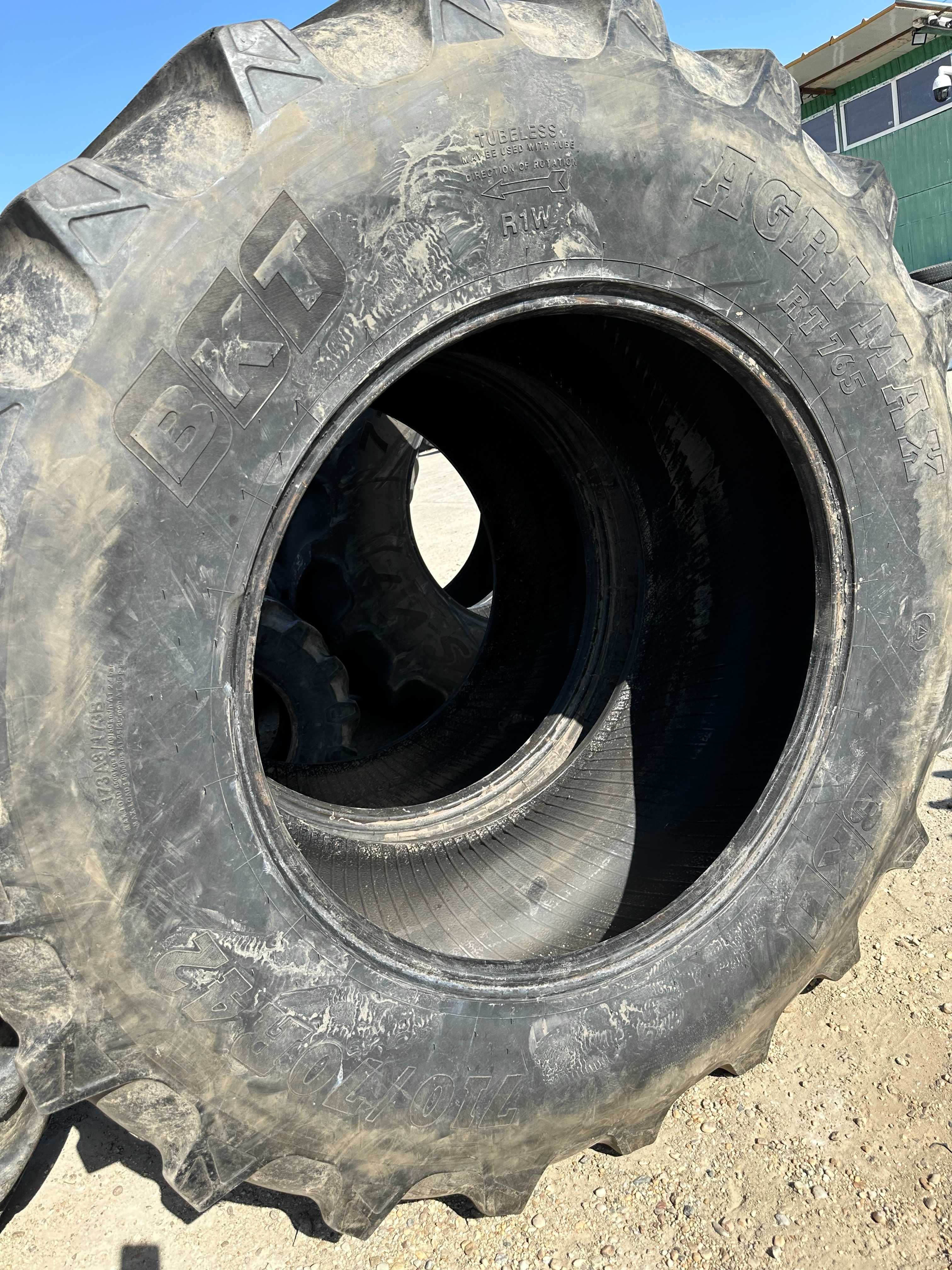 710/70  R42  BKT