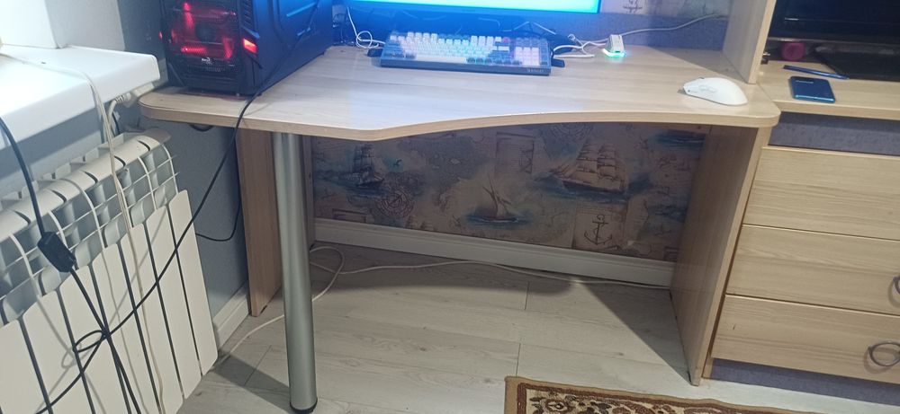 Продам угловой письменный стол, тумбочка и консоль. Можно отдельно