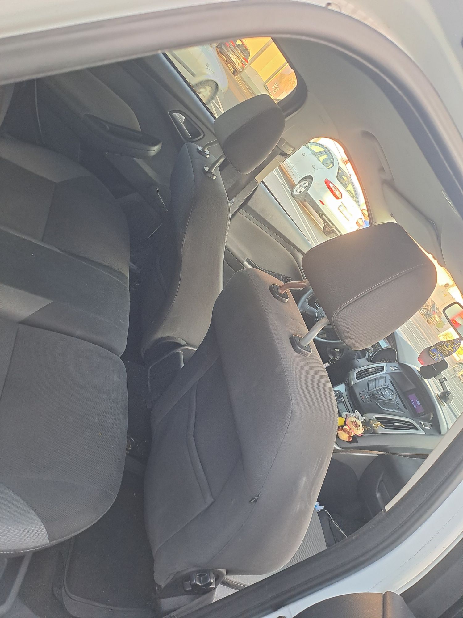Se vinde urgent ford focus 2012