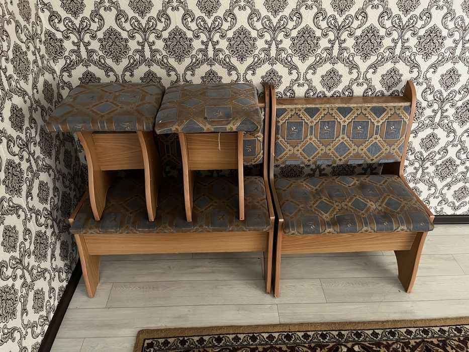 Стол и стулья (корпеше сатылмайды)