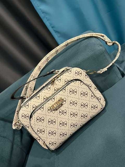 Нова чанта на GUESS