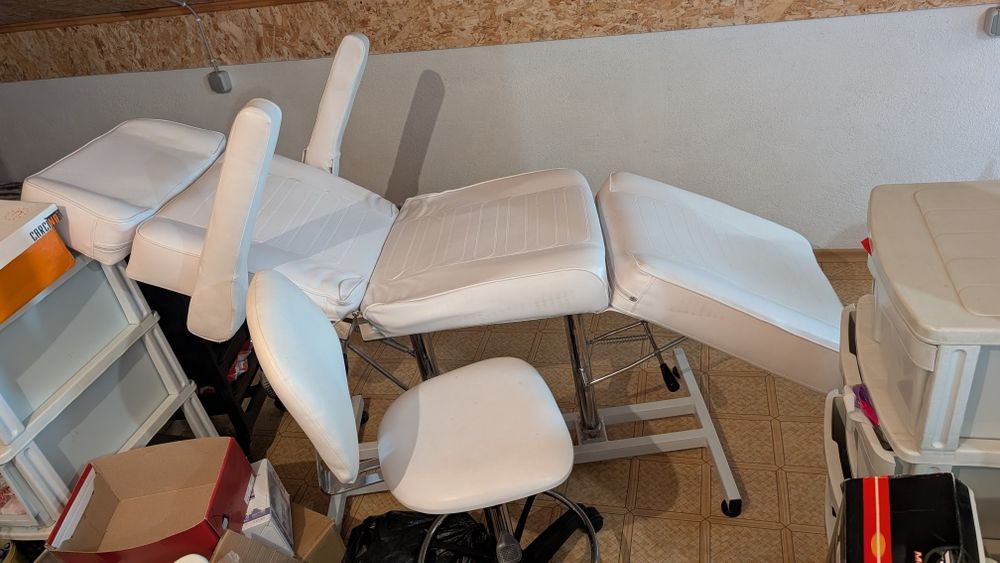 Козметичен стол с табуретка