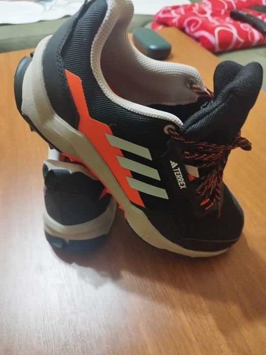 Маратонки Adidas Terrex 43 номер нови
