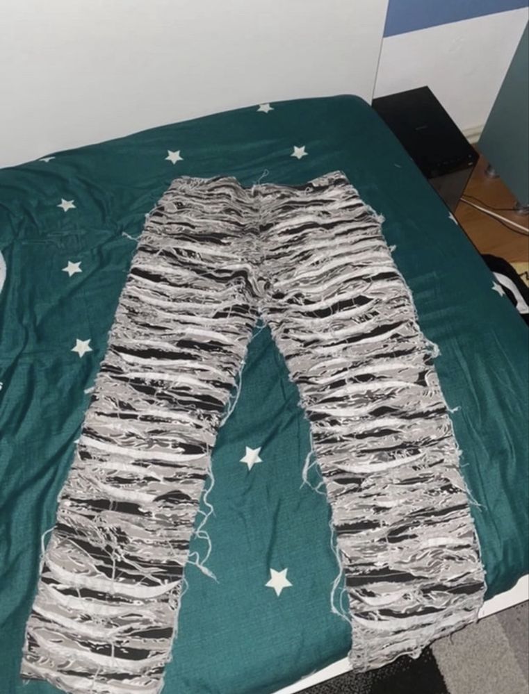 Blugi flared boohooman
