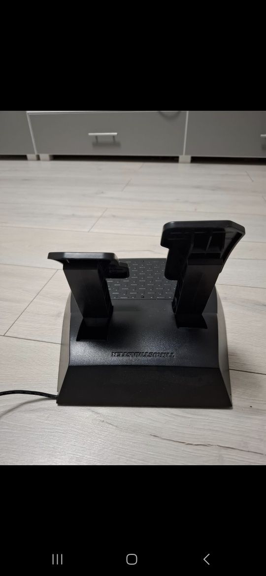 Vand replica 7/10 a volanului de curse FERRARI