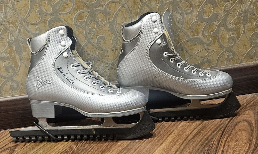 Коньки фигурные чешские