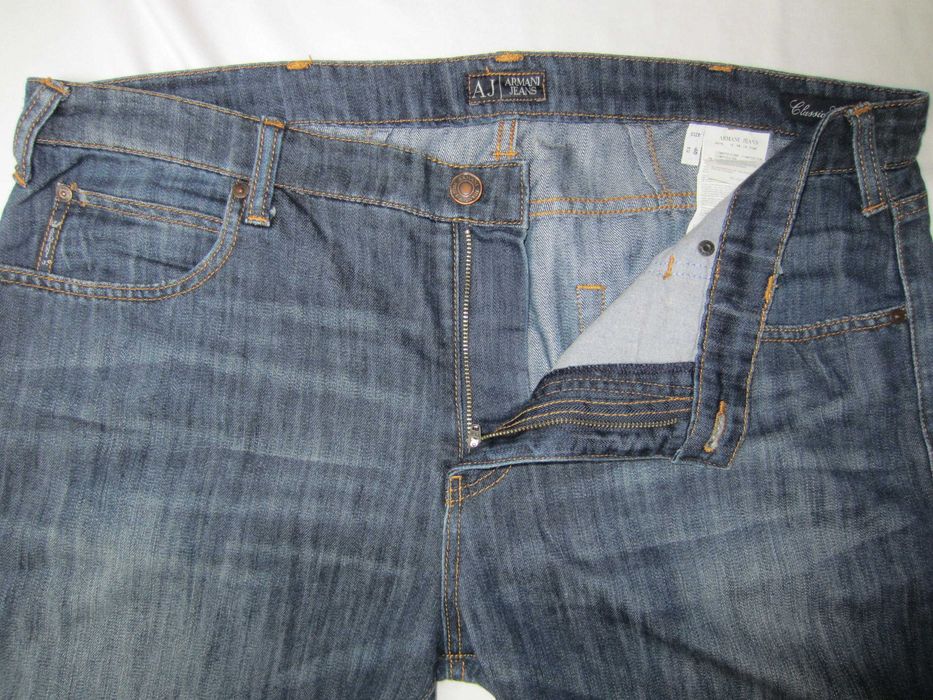Blugi Armani W40 L30,Talie=104cm,Lung=97cm,croiala dreapta