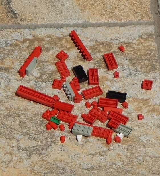 Set incomplet piese constructie joaca KAZI stil LEGO