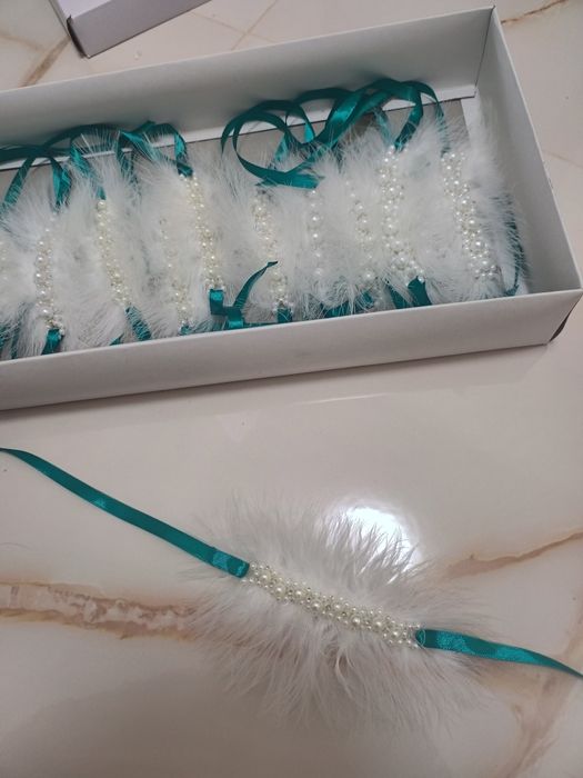 Aranjamente masini,cocarde,pahare etc