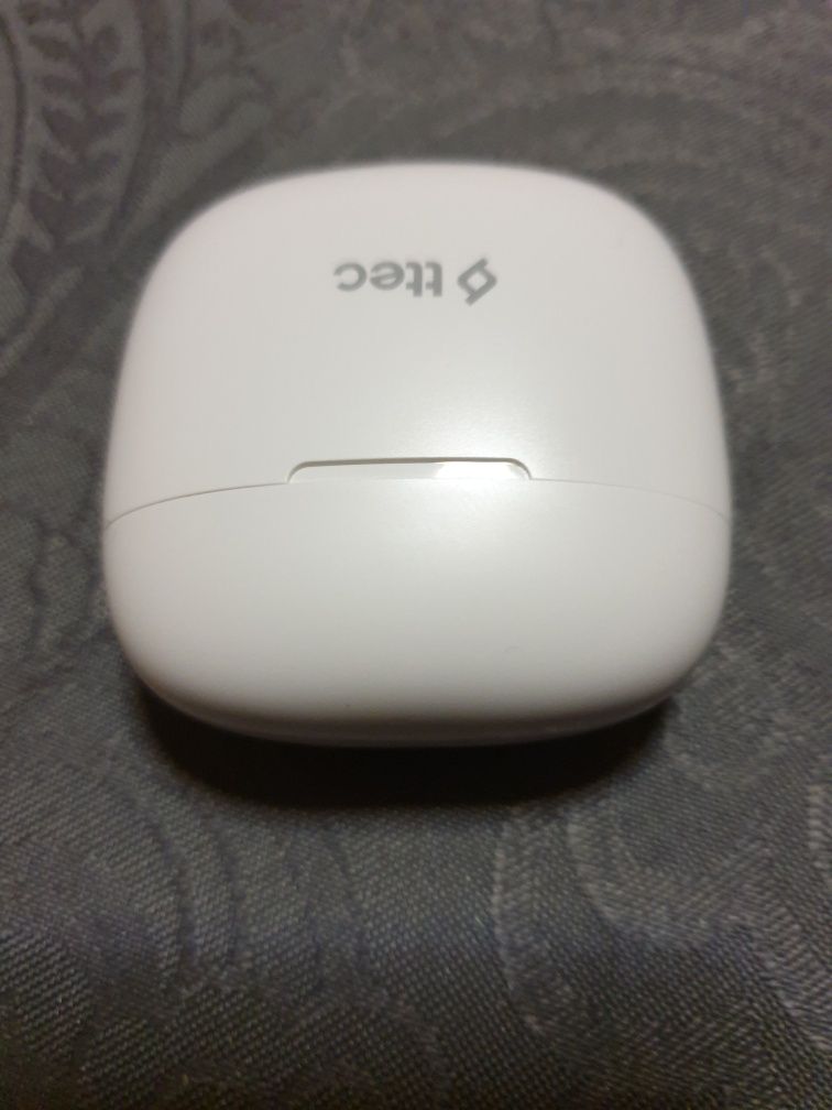 Безжични wireless  слушалки - нови запечатани.