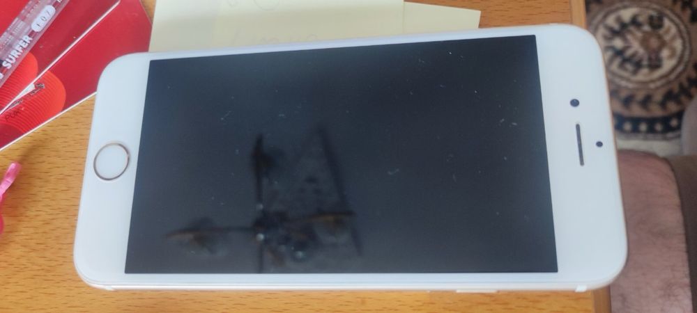 Продавам iPhone S - 128 GB