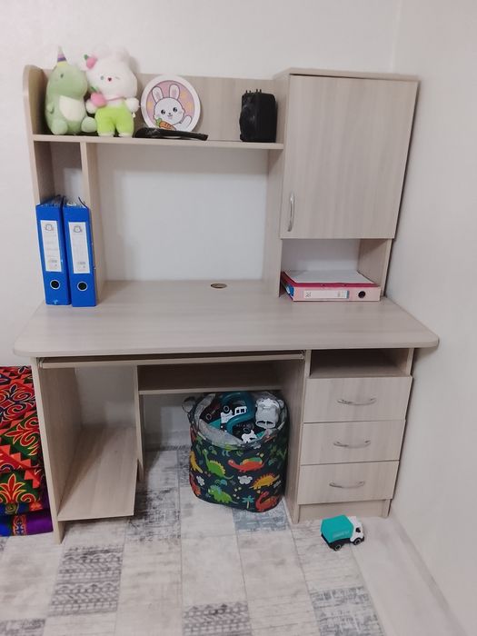 Продам компьютерный стол