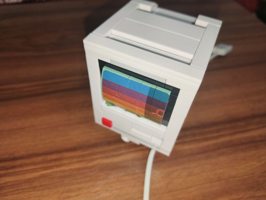 Vând LEGO Apple Mecintosh