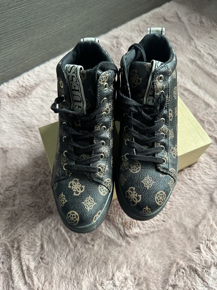 Боти, маратонки - Guess, Nike и др.