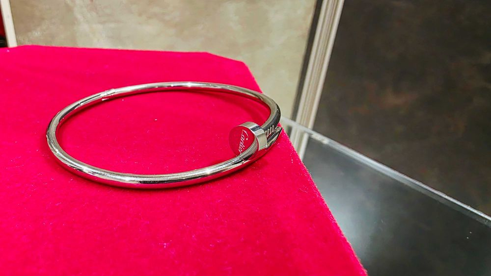 CARTIER Nail Juste un Clou Small Model Thin Silver Гривна Пирон