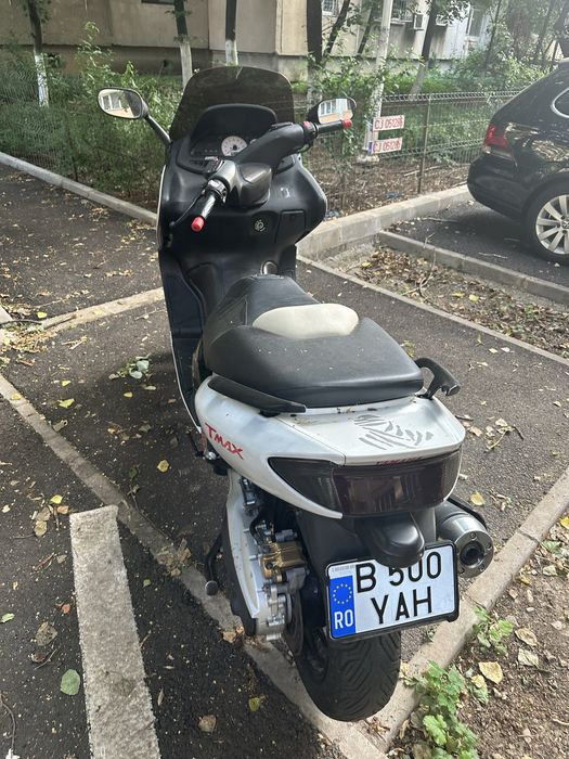 Yamaha T-Max 2001