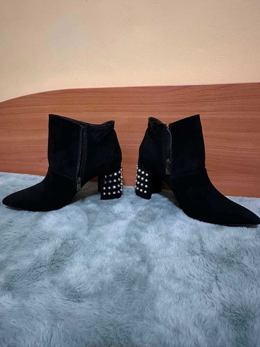 Есенни боти чисто нови.