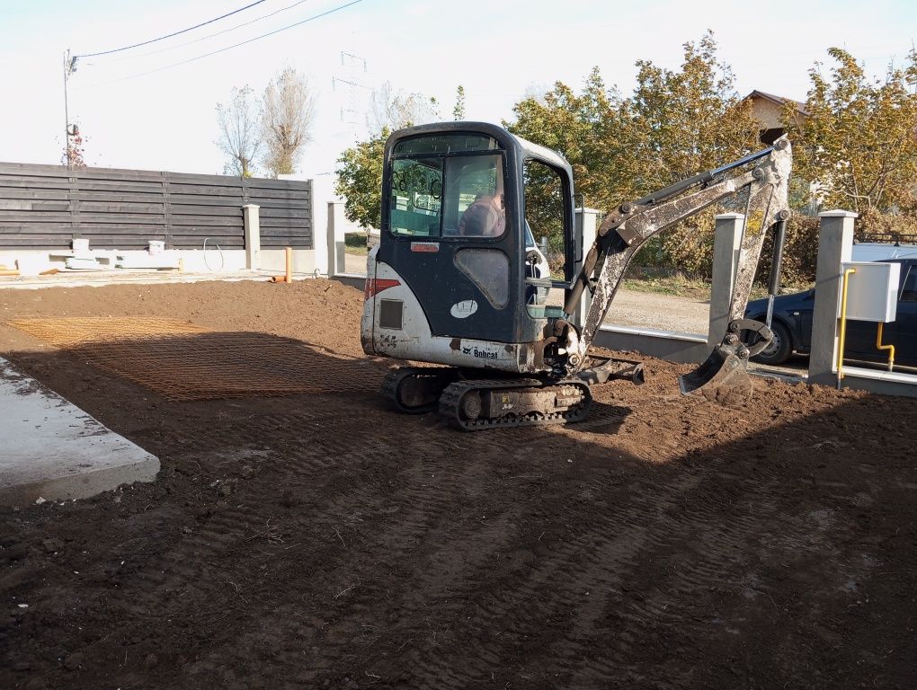 Închiriez miniexcavator si Bobcat sapaturi ,nivelare, terasamente