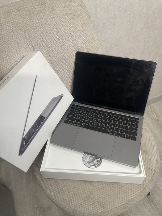 MacBook Pro 13” 2019 Touch Bar i5 8GB 256GB SSD