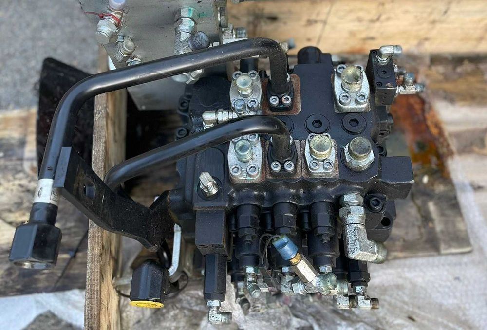 Distribuitor Hidraulic  Excavator JCB 334/J9786