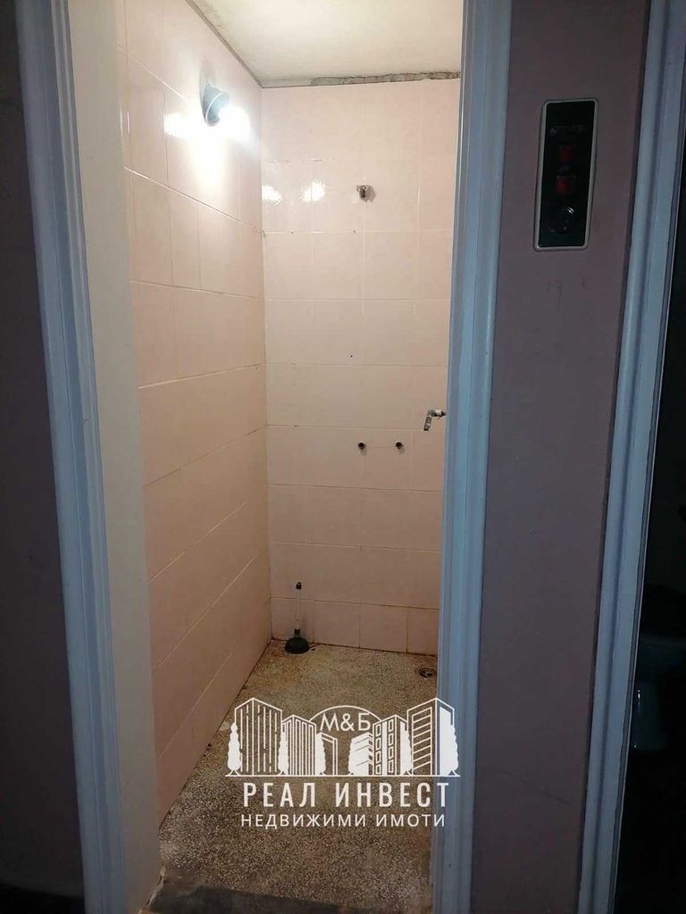 Продава се Четиристаен апартамент в Димитровград - 105000 кв.м за 0 €/кв.м - Снимка #7