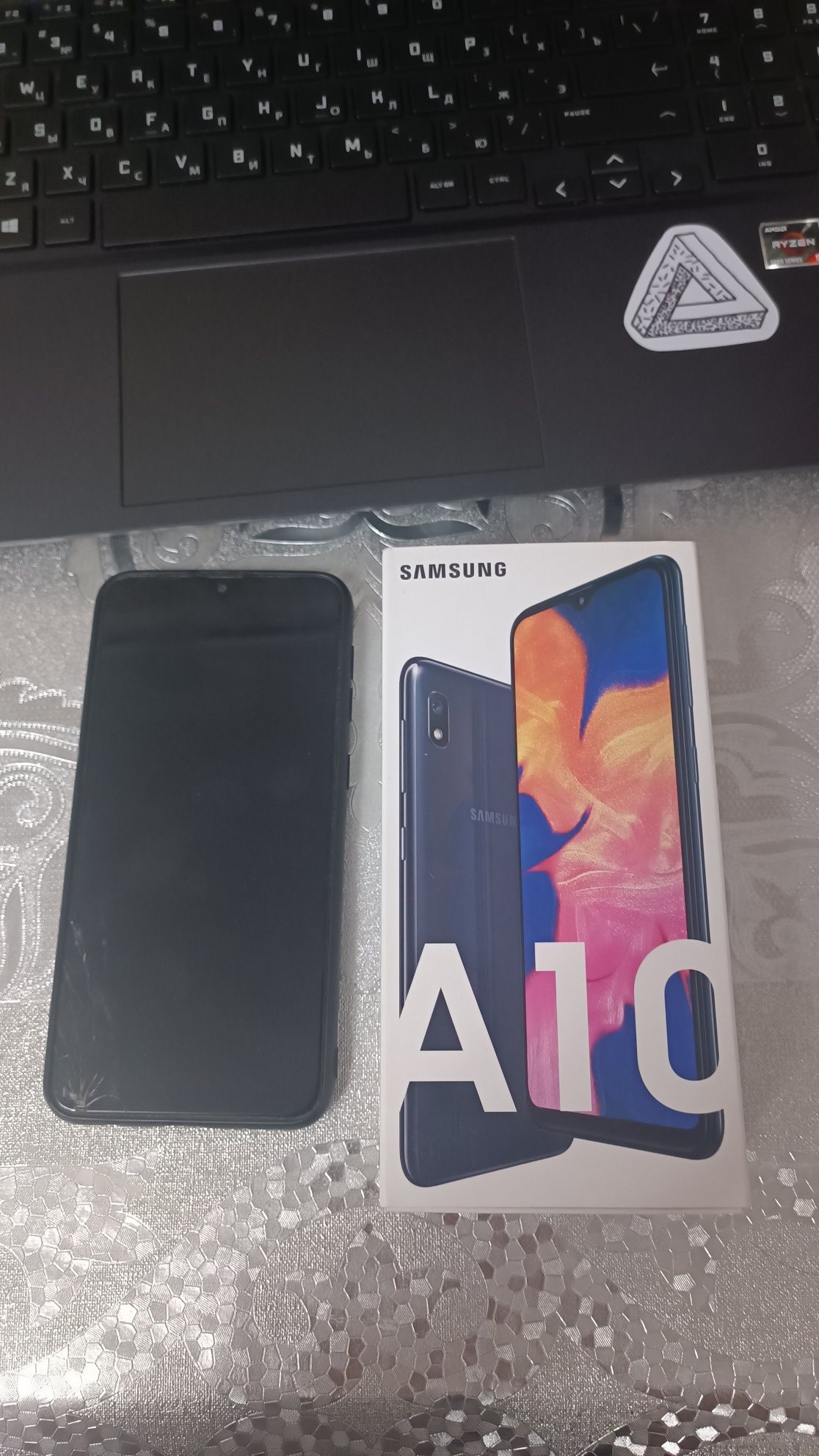 Samsung A10 смартфон