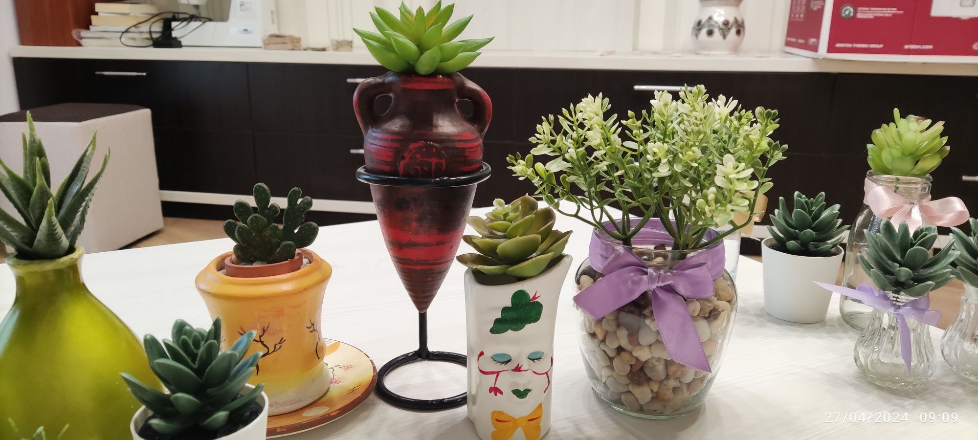 Vaze și recipiente decorative unicat pentru aranjamente florale divers