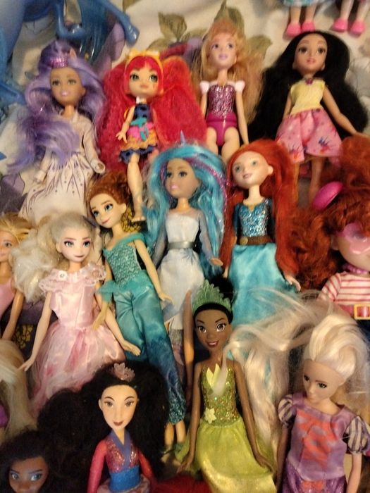 Prințesele Disney, Barbie, Moana, Ariel, Cenusareasa, Mulan