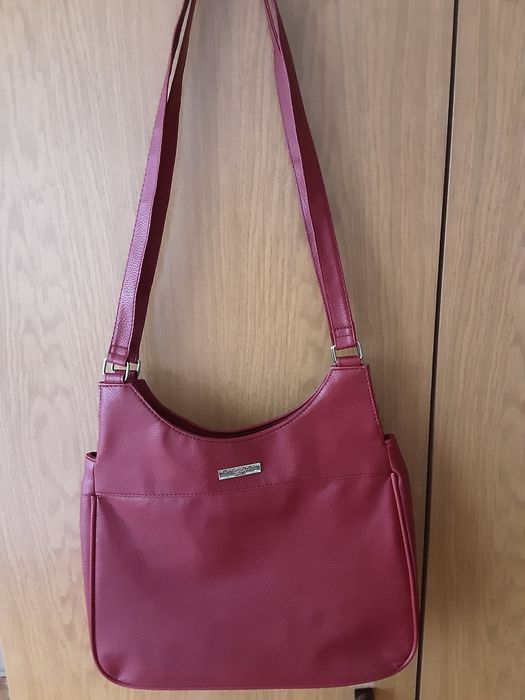 Дамски к-т, чанта и шалове