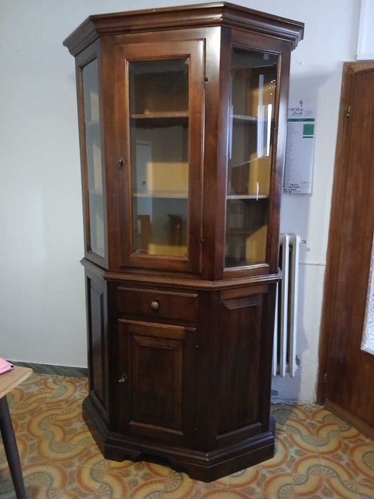 Vitrine din Lemn Masiv Diverse Modele si Marimi