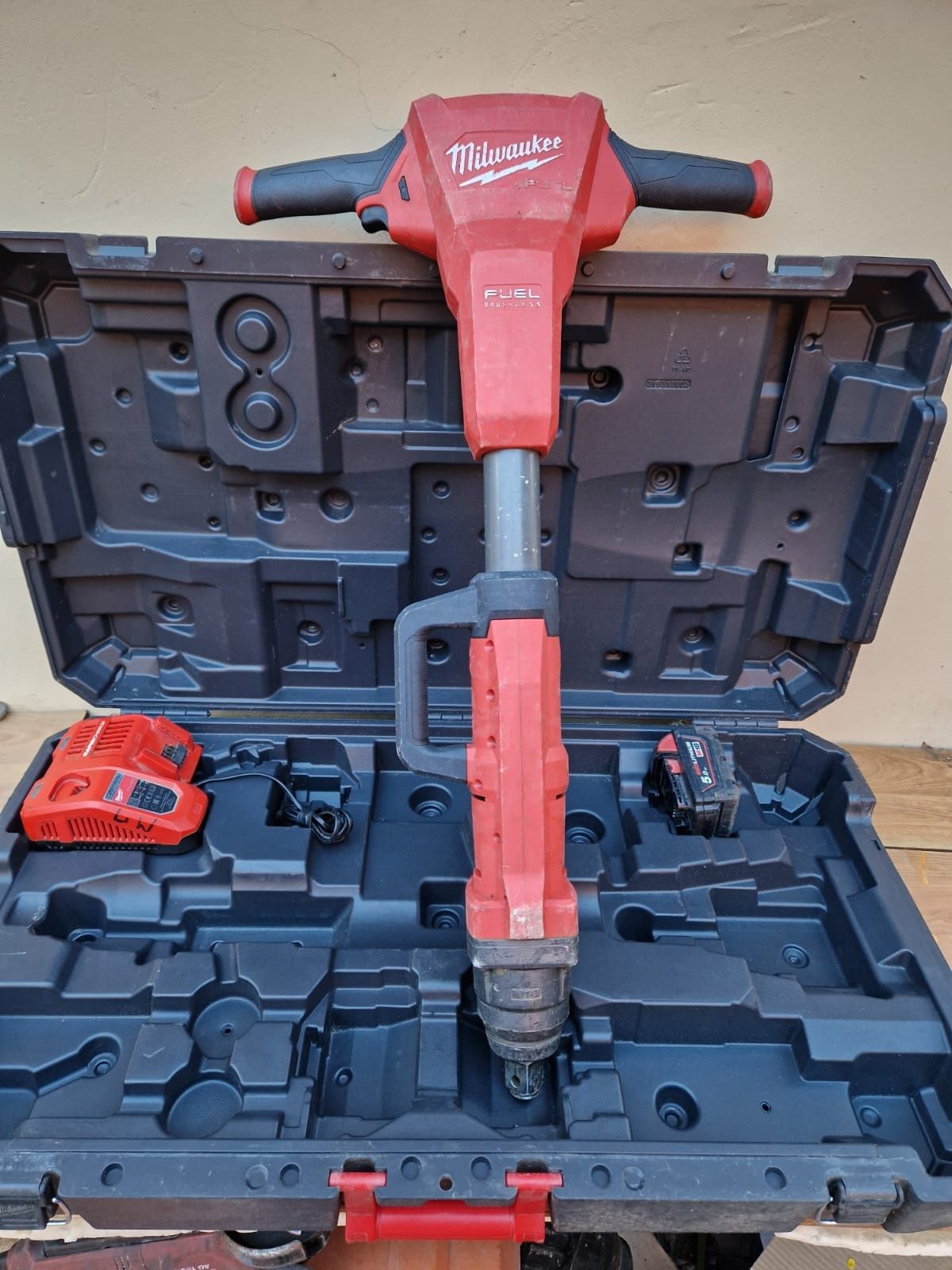 Mașină de însurubat cu impact Milwaukee M18  FHIWF1R