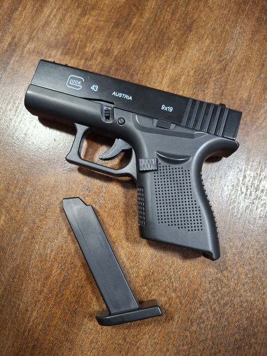 Airsoft пистолет Glock 43