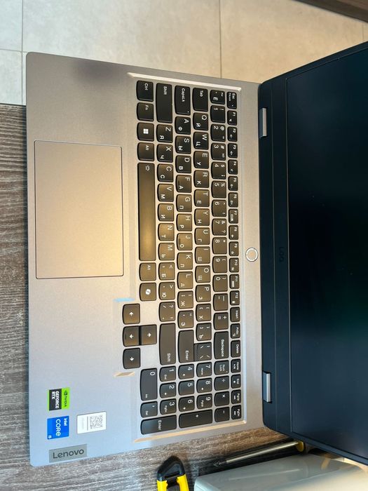 Lenovo LOQ 15IAX9 - Type 83GS