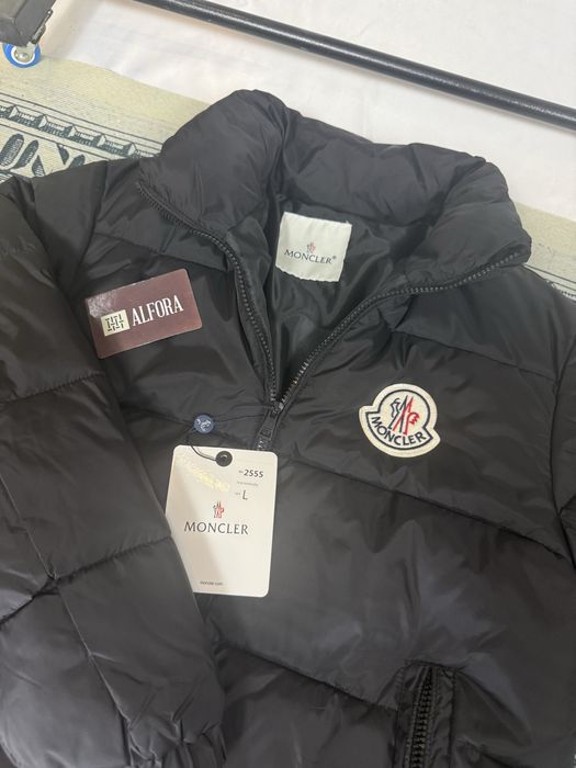 Moncler kurtka qora