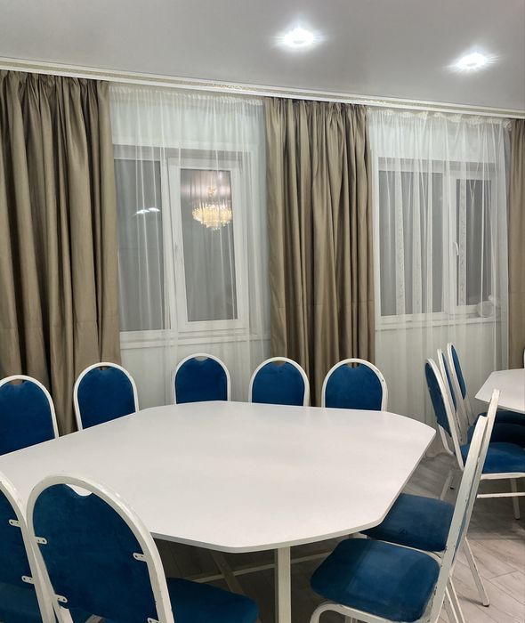 Сдам в аренду столы 6 шт и стулья под любые ваши мероприятие.