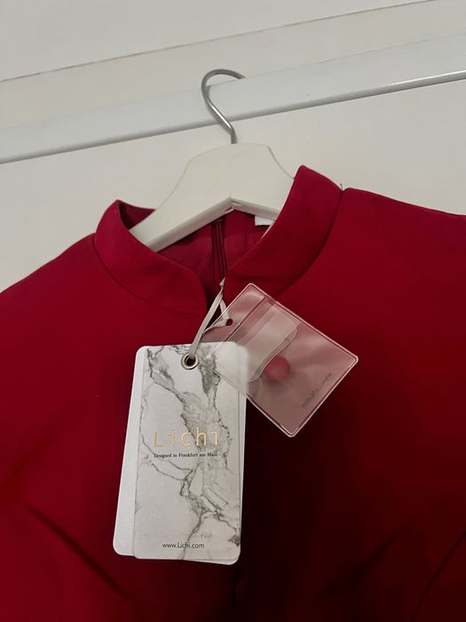 Елегантна къса червена рокля