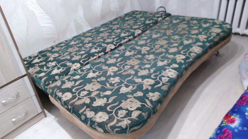 Продам диван тахта