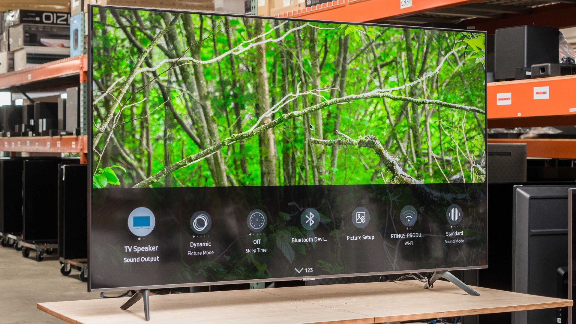 Телевизор Samsung UE-75DU7100 75" (2024) Вьетнам  2 goda garantiya