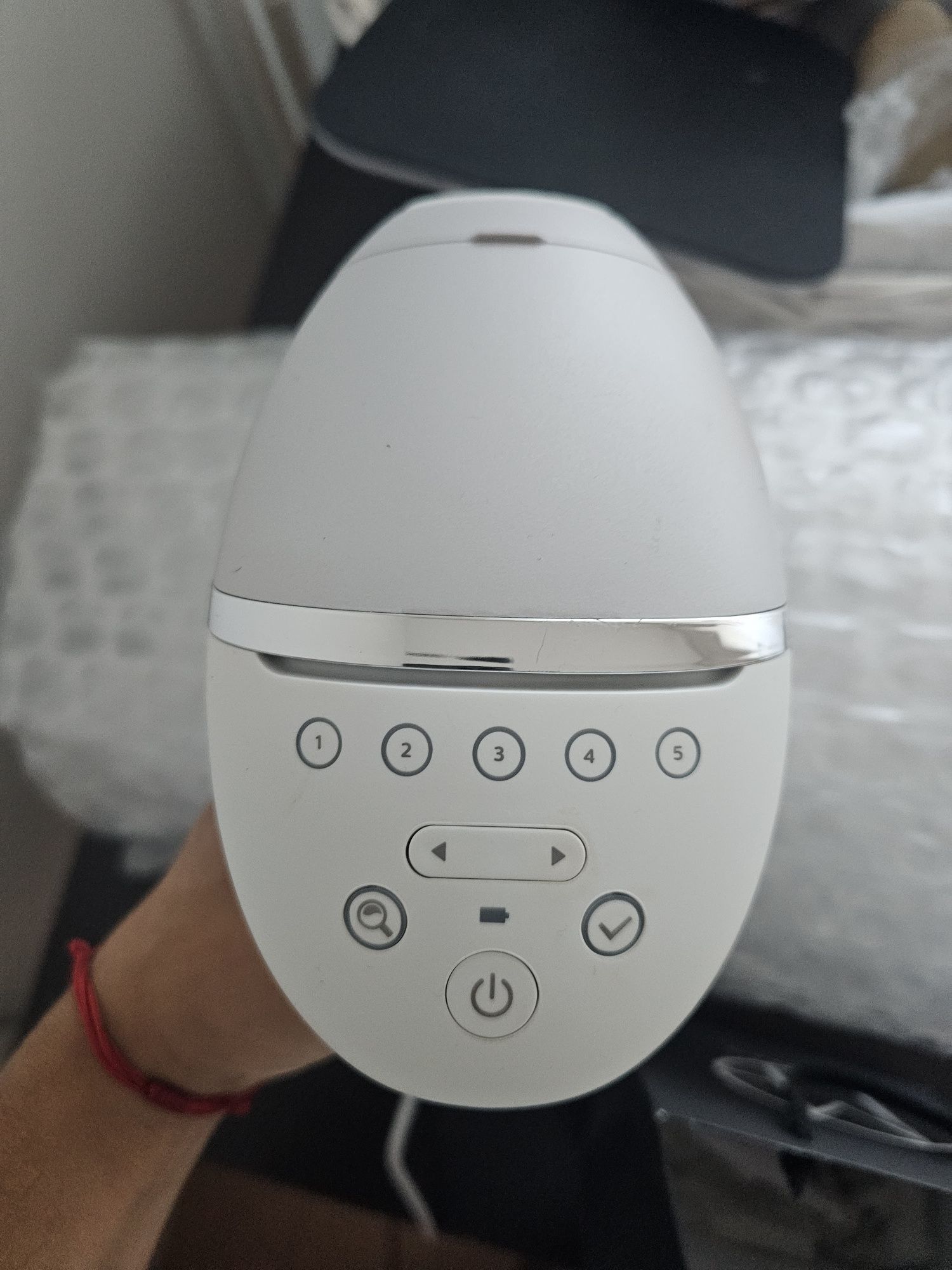 Фотоепилатор Philips Lumea Bri953